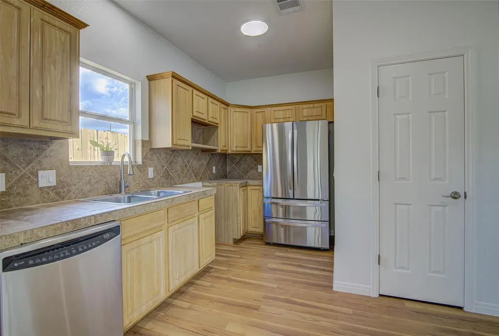 1122 Mansell Avenue Austin TX 78721