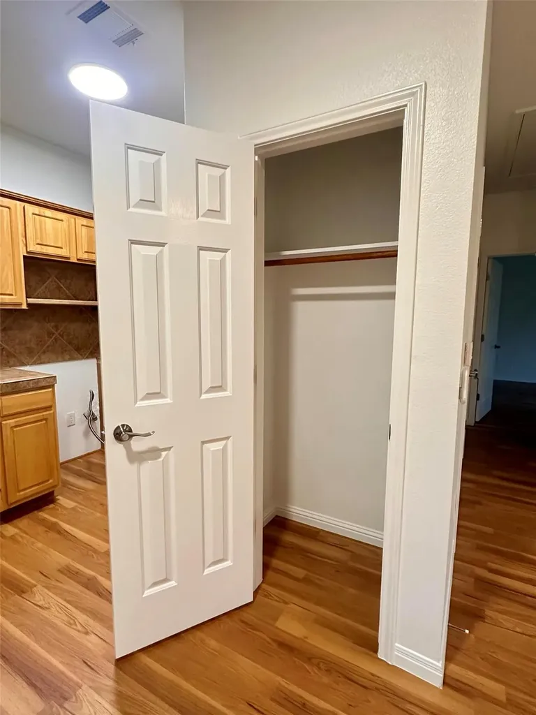 1122 Mansell Avenue Austin TX 78721