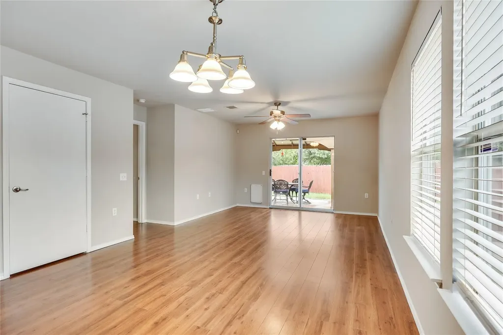 9005 Elfen Cove Austin TX 78724