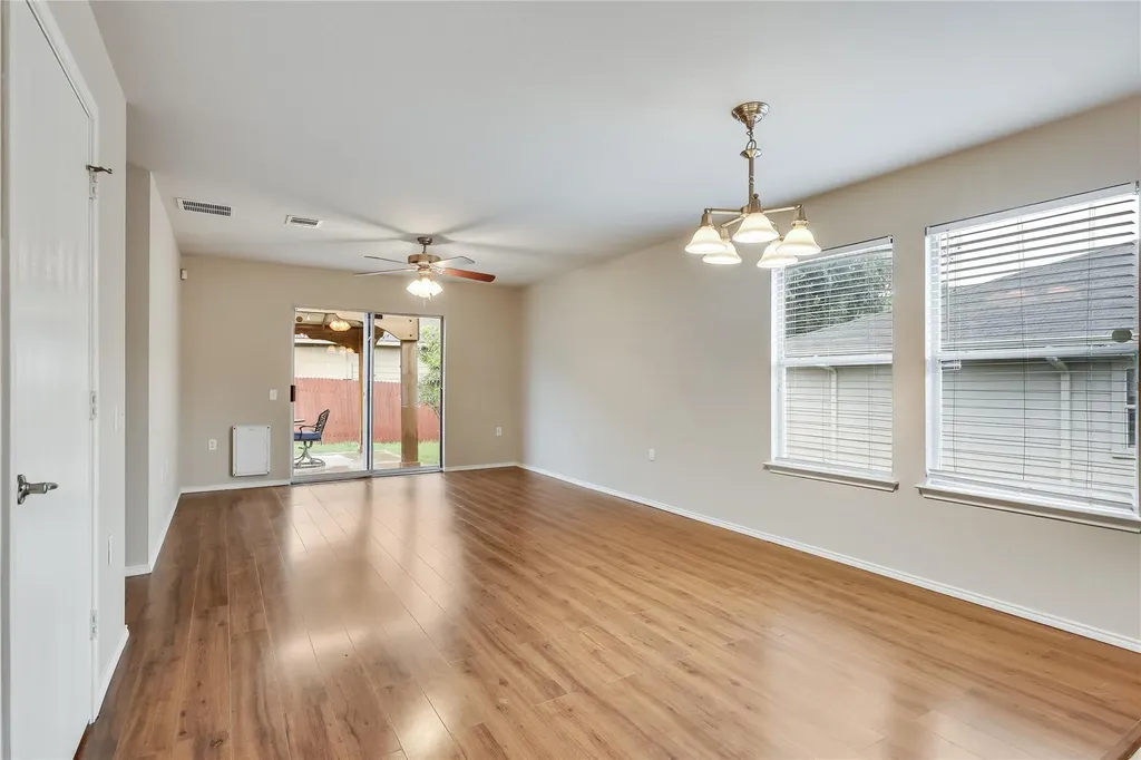 9005 Elfen Cove Austin TX 78724