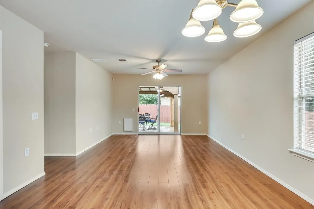 9005 Elfen Cove Austin TX 78724
