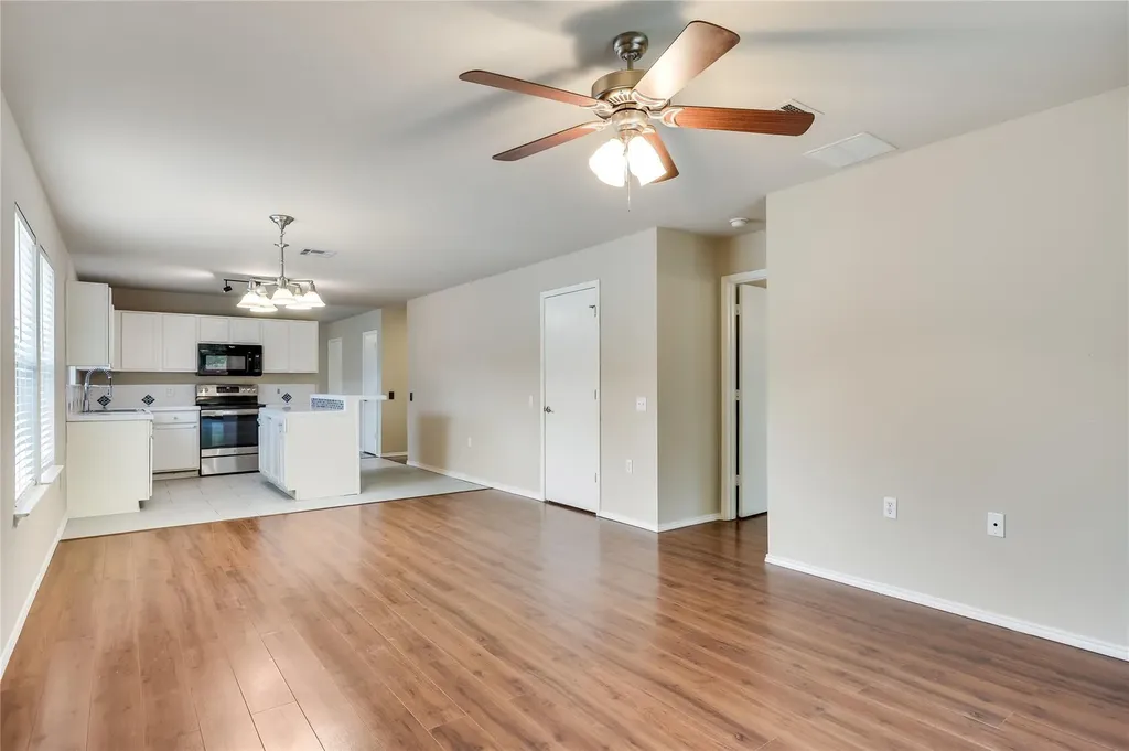 9005 Elfen Cove Austin TX 78724
