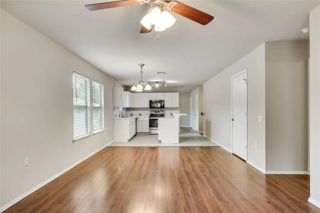 9005 Elfen Cove Austin TX 78724