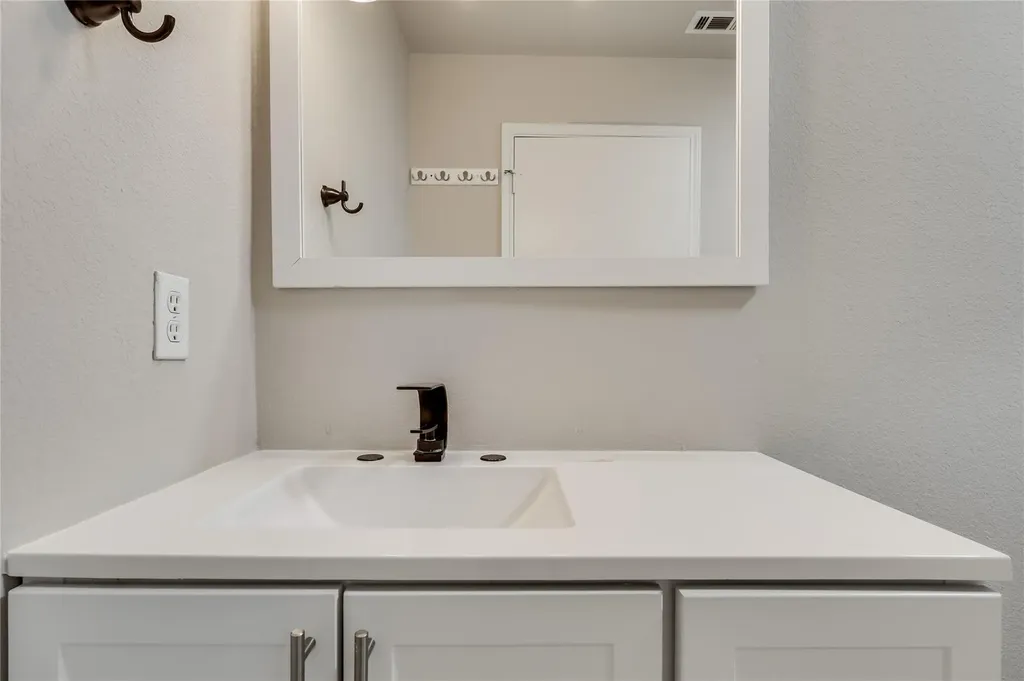 9005 Elfen Cove Austin TX 78724