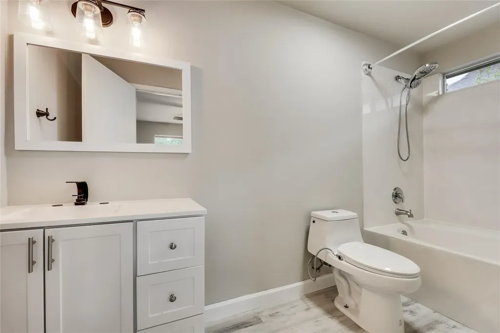 9005 Elfen Cove Austin TX 78724