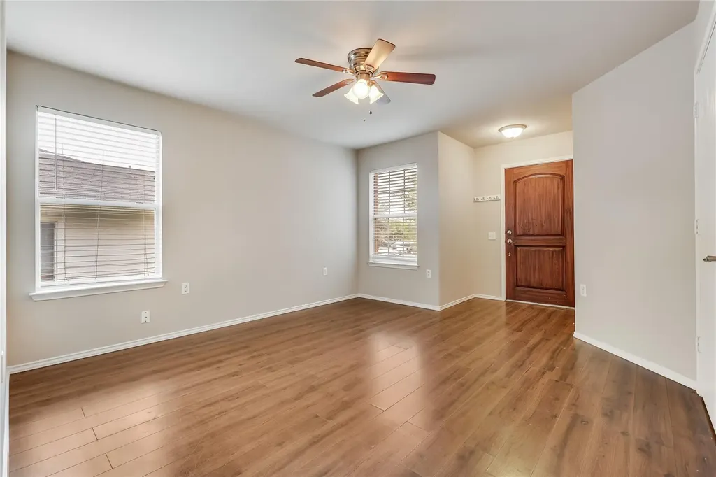 9005 Elfen Cove Austin TX 78724
