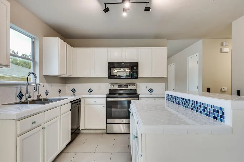 9005 Elfen Cove Austin TX 78724