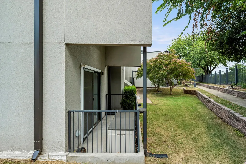 935 La Posada Drive Austin TX 78752