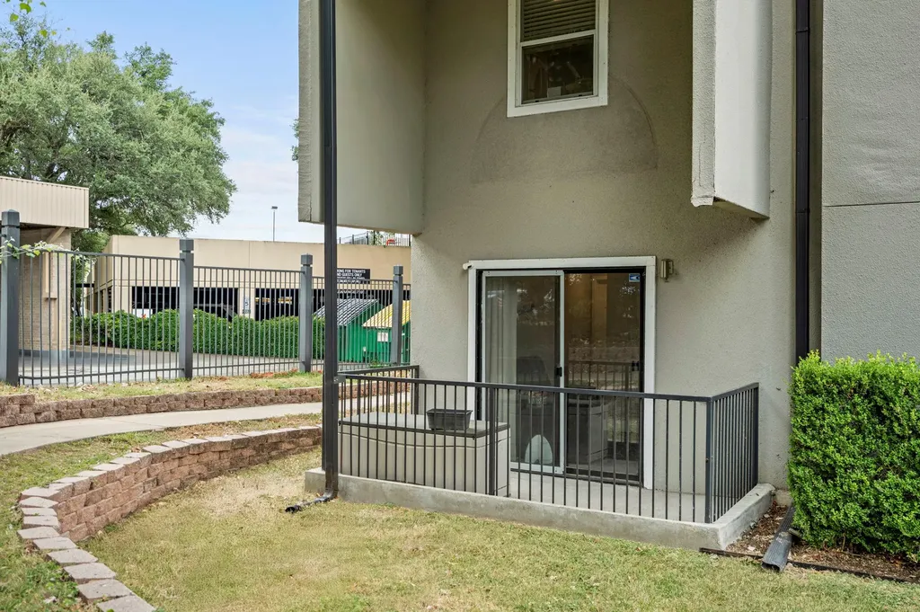 935 La Posada Drive Austin TX 78752