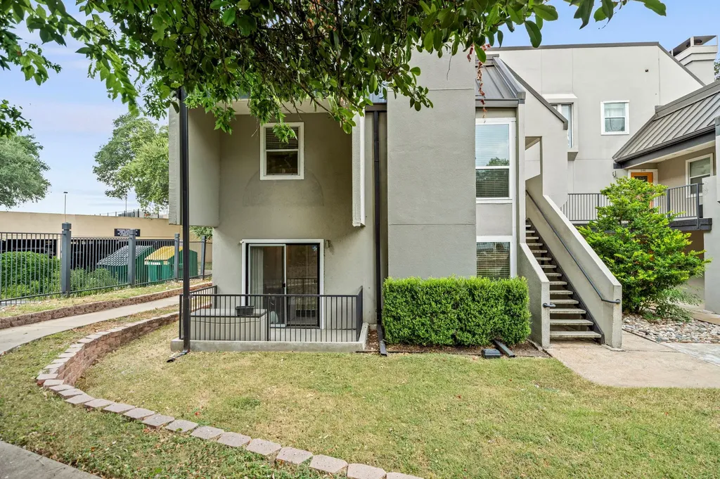 935 La Posada Drive Austin TX 78752
