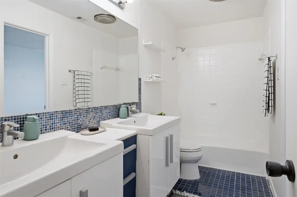739 E Oltorf Street Austin TX 78704
