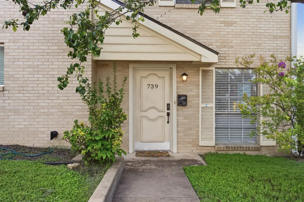 739 E Oltorf Street Austin TX 78704