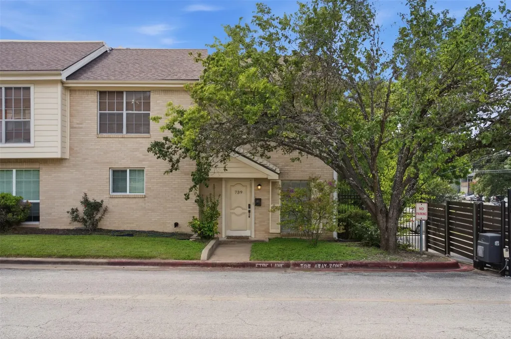 739 E Oltorf Street Austin TX 78704
