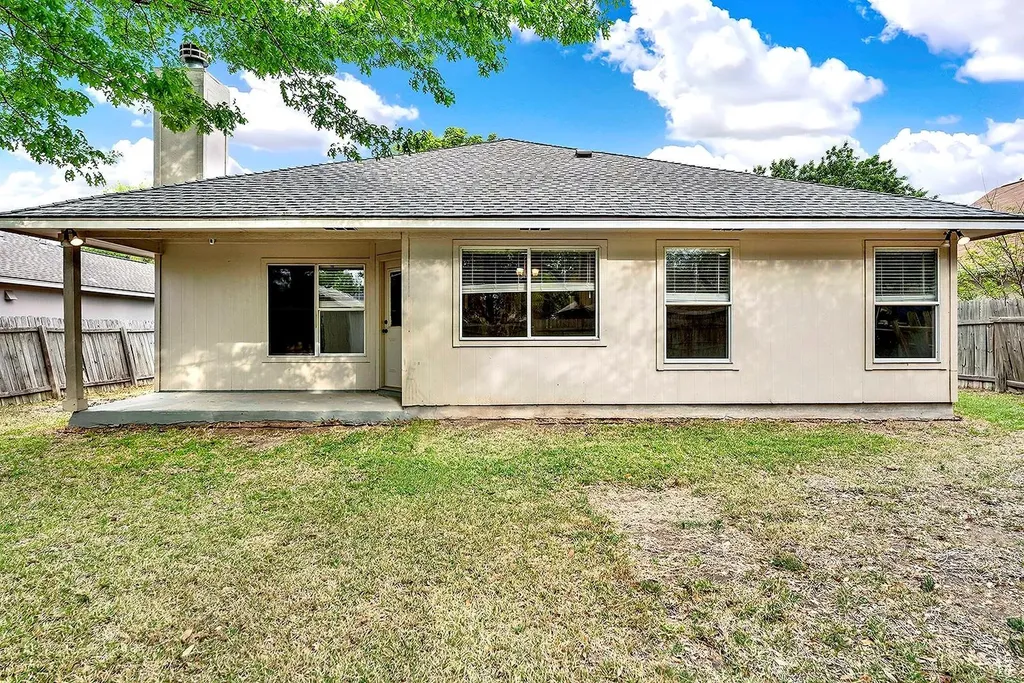 140 Riley Cove Kyle TX 78640