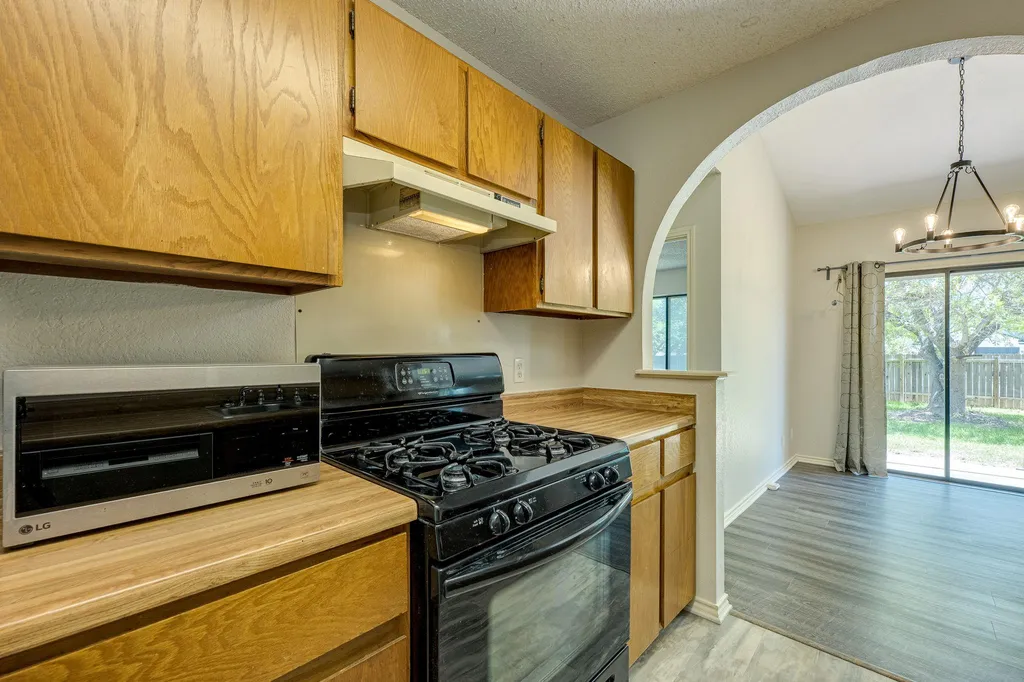 1506 Ashwood Court Round Rock TX 78664