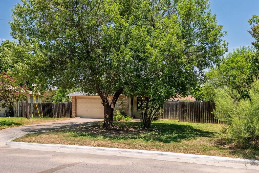 1506 Ashwood Court Round Rock TX 78664