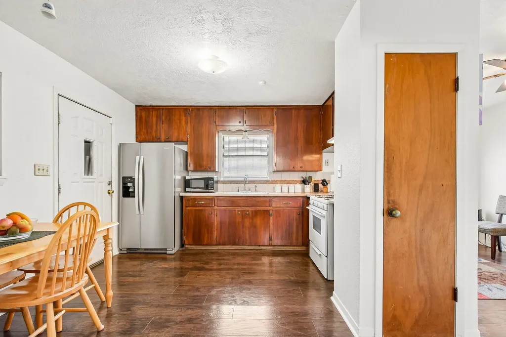 101 Brown Street Elgin TX 78621
