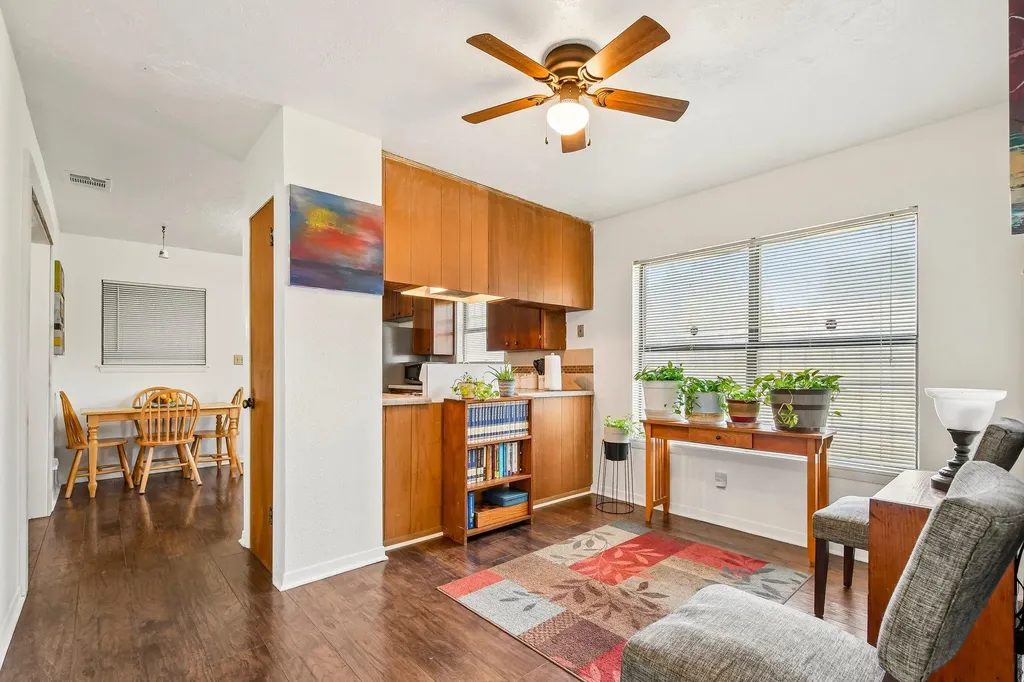 101 Brown Street Elgin TX 78621