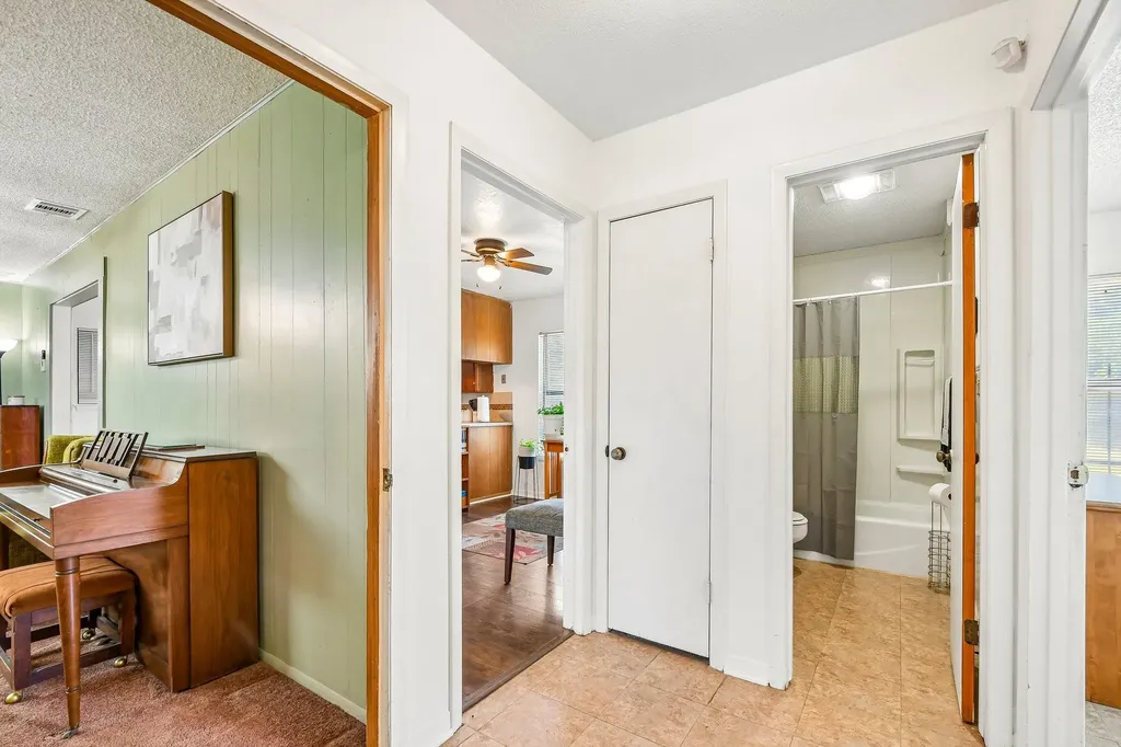 101 Brown Street Elgin TX 78621