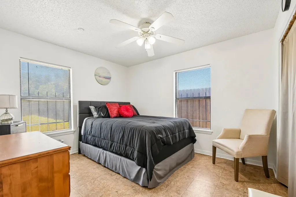 101 Brown Street Elgin TX 78621