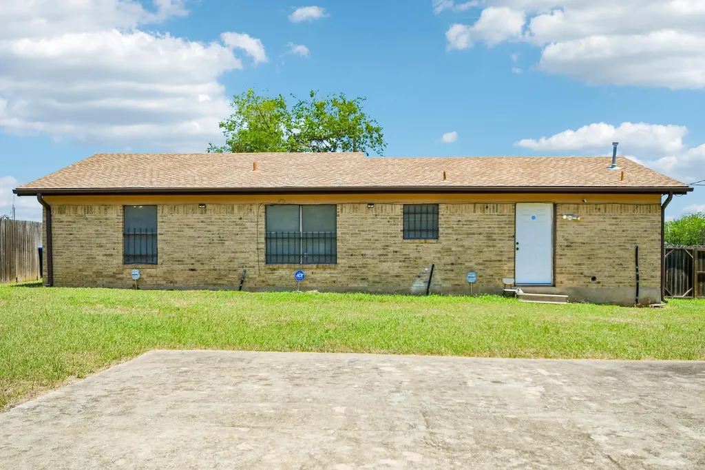 101 Brown Street Elgin TX 78621