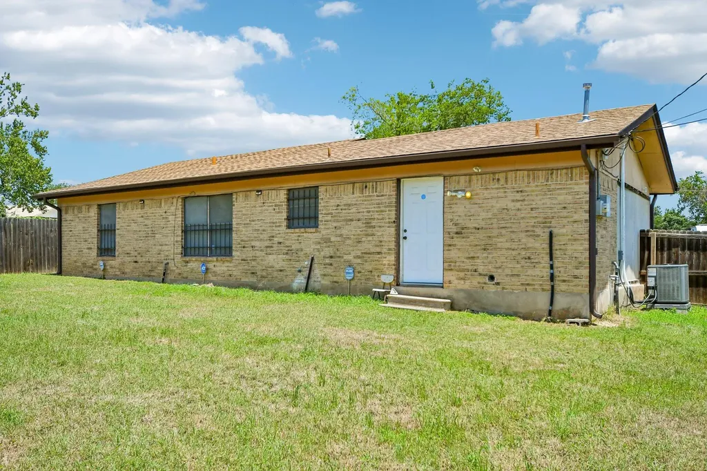 101 Brown Street Elgin TX 78621