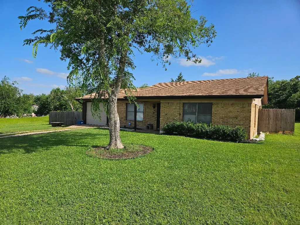 101 Brown Street Elgin TX 78621