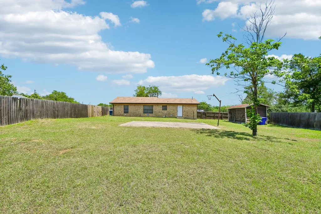 101 Brown Street Elgin TX 78621