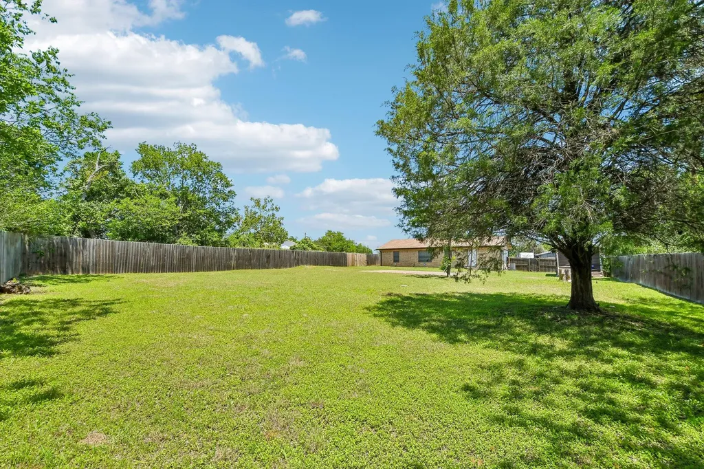 101 Brown Street Elgin TX 78621