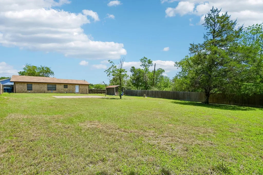 101 Brown Street Elgin TX 78621