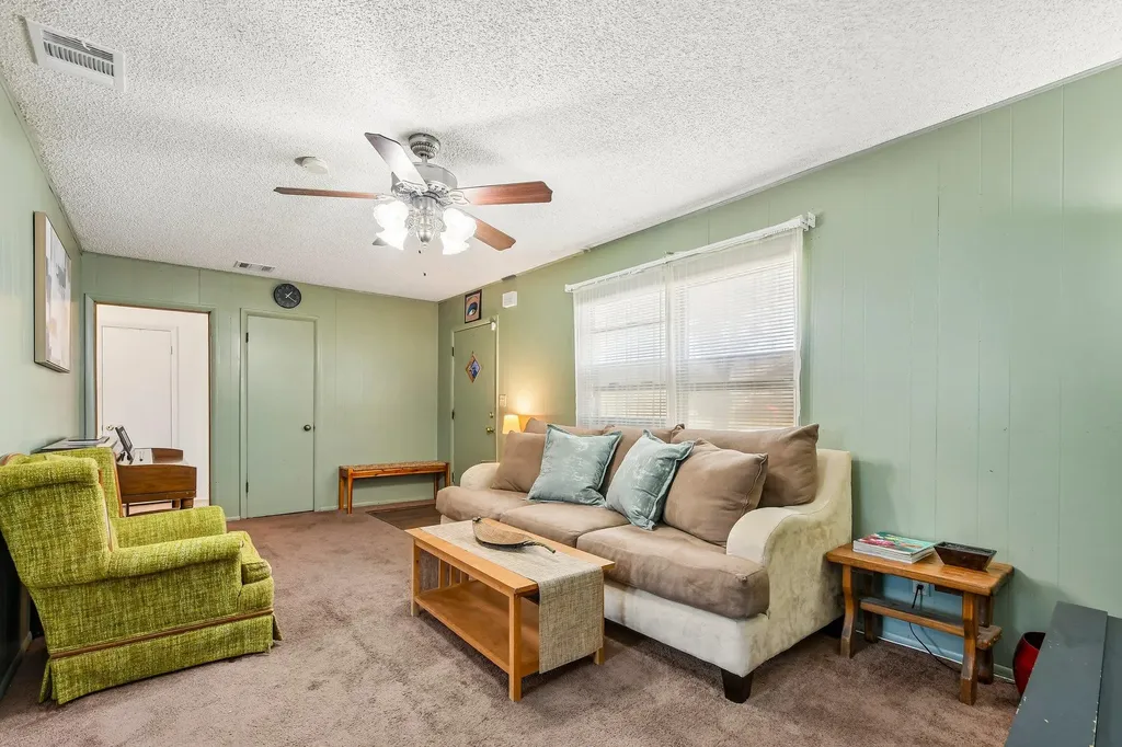 101 Brown Street Elgin TX 78621
