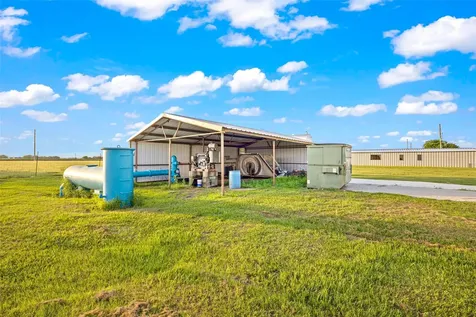 5523 Ehrman Lake Lane Wallis TX 77485