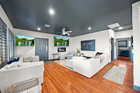 5523 Ehrman Lake Lane Wallis TX 77485