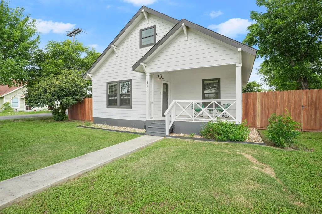 301 Old Thorndale Road Taylor TX 76574