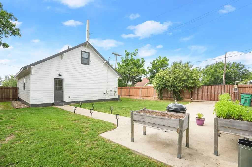 301 Old Thorndale Road Taylor TX 76574
