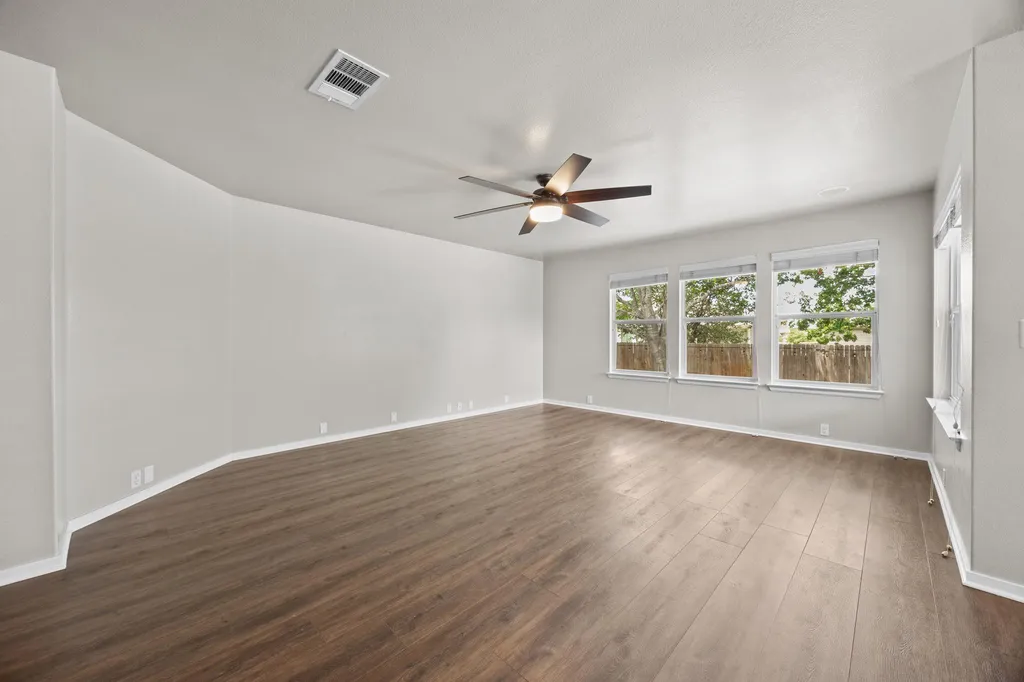785 Kingfisher Lane Leander TX 78641