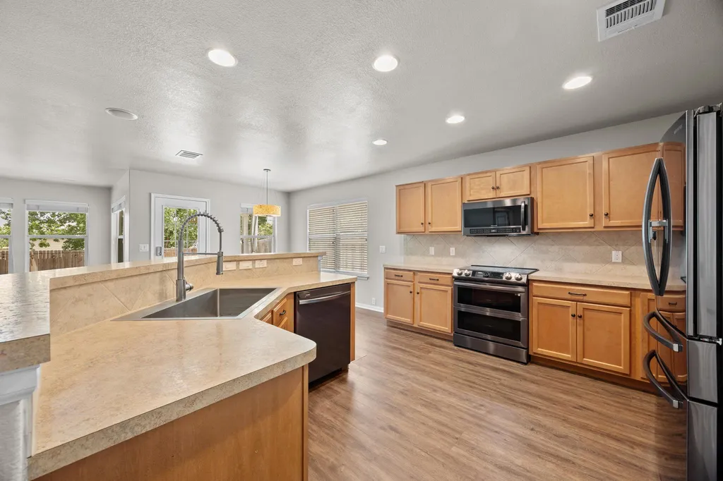 785 Kingfisher Lane Leander TX 78641