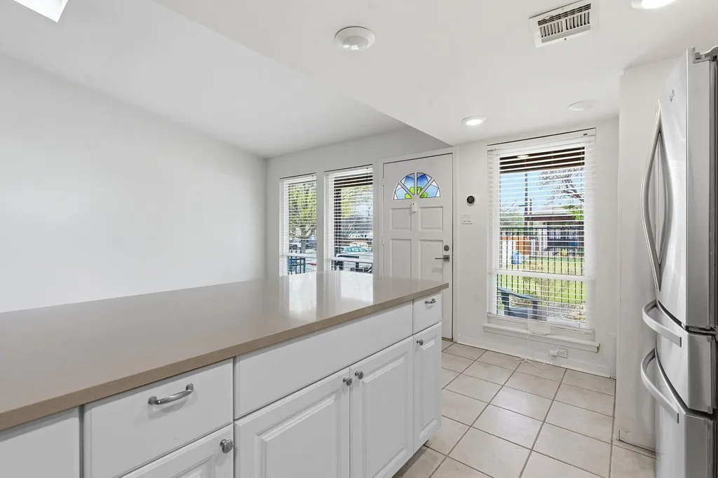 5601 Woodrow Avenue Austin TX 78748