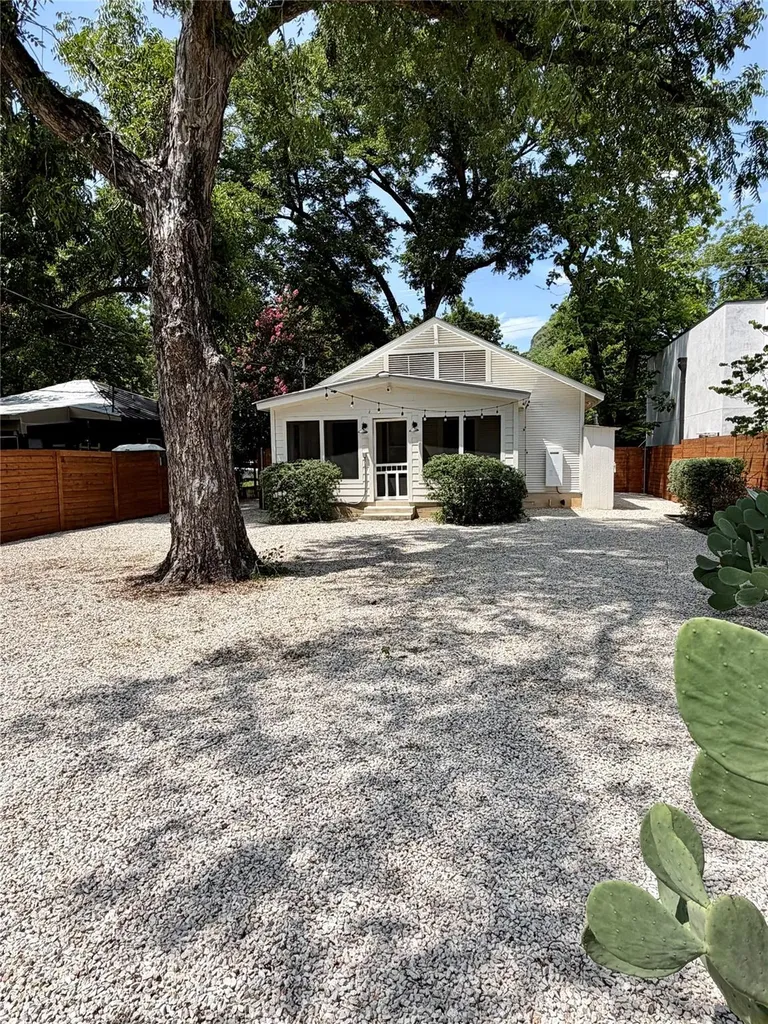 2513 E Cesar Chavez Street Austin TX 78702