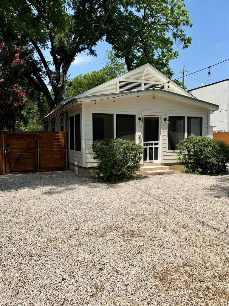 2513 E Cesar Chavez Street Austin TX 78702
