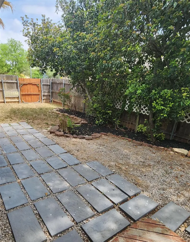 2005 Elysian Fields Austin TX 78727