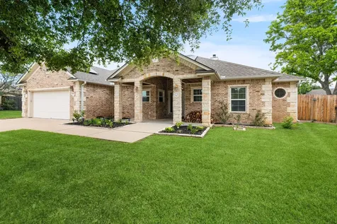 1902 Yuma Circle Killeen TX 76543