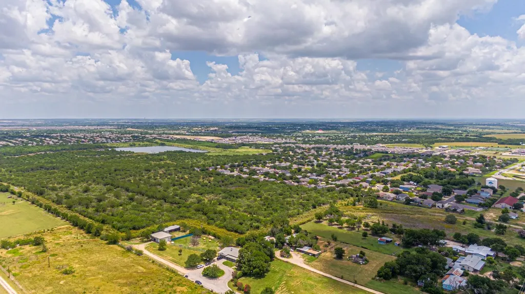 180 Onyx Lake Drive Kyle TX 78640