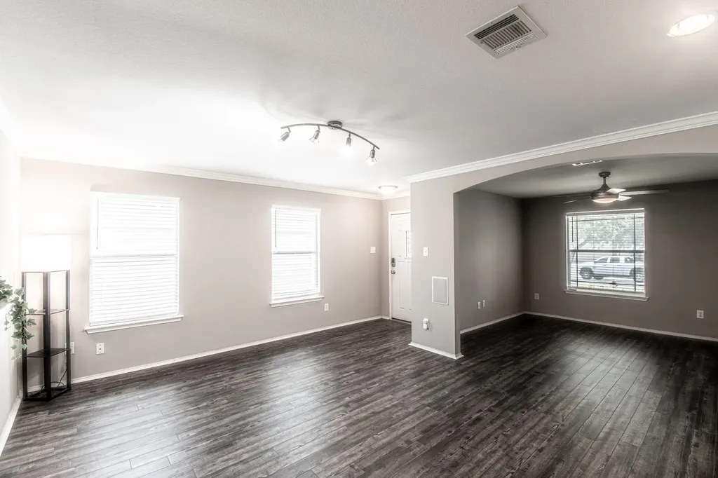 180 Onyx Lake Drive Kyle TX 78640