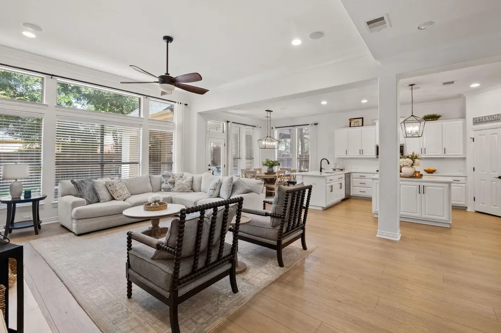 1124 Castle Path Round Rock TX 78681