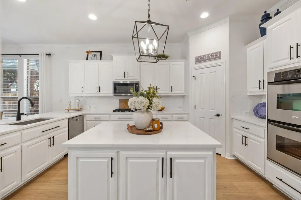 1124 Castle Path Round Rock TX 78681