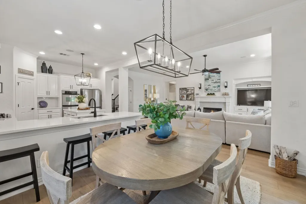1124 Castle Path Round Rock TX 78681