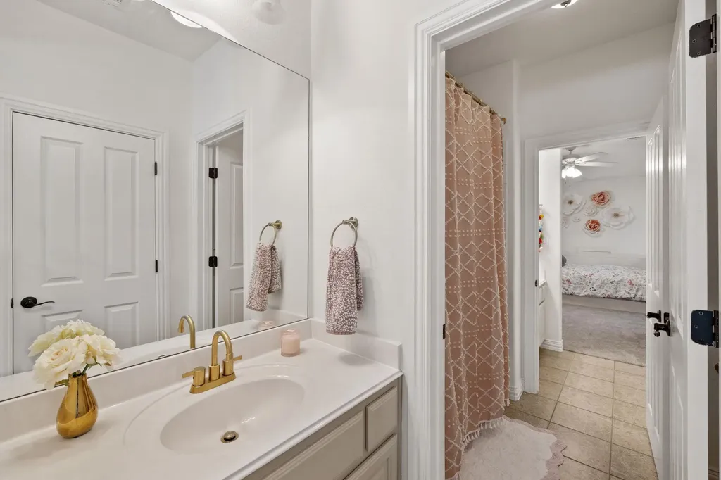 1124 Castle Path Round Rock TX 78681