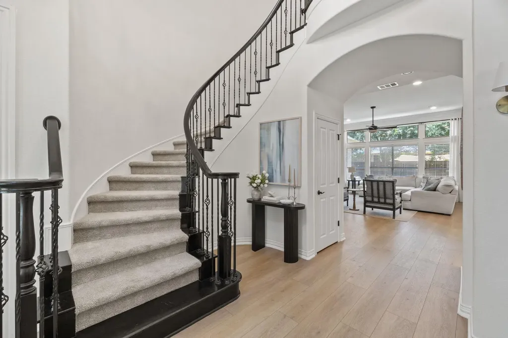 1124 Castle Path Round Rock TX 78681