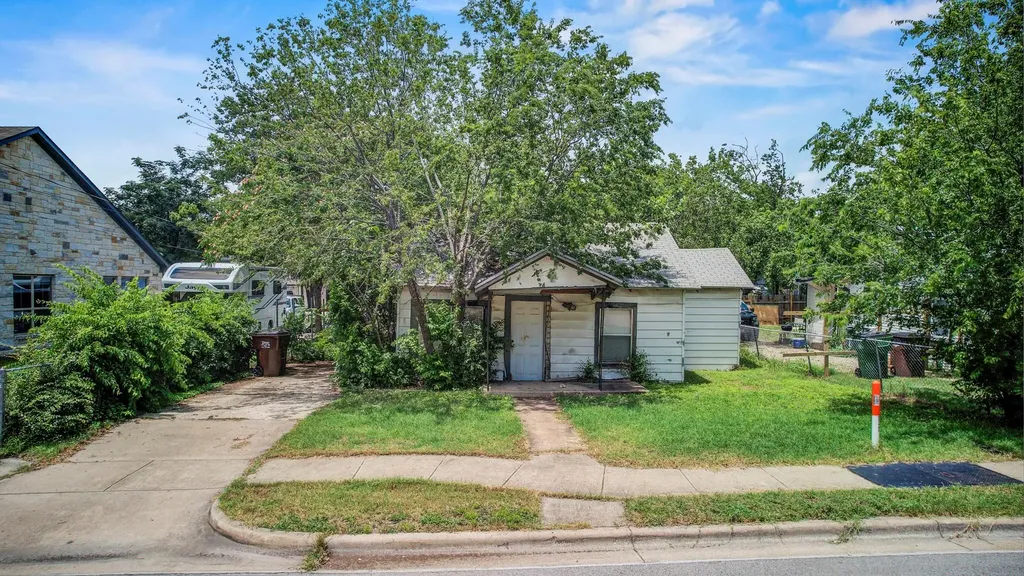 308 E Austin Avenue Round Rock TX 78664
